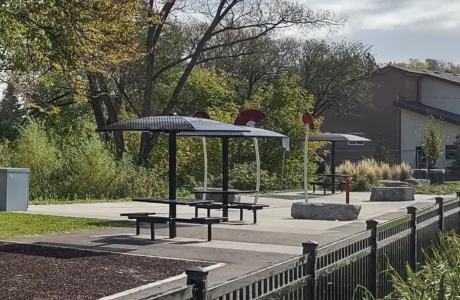 Glen Stewart Park splash pad from the official city splash-pad guide. Photo date not stated.