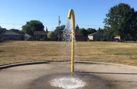 Lake Vista Park splash pad from the official city splash-pad guide. Photo date not stated.