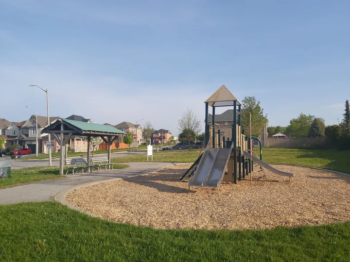 Wellington Park, Oshawa, Ontario